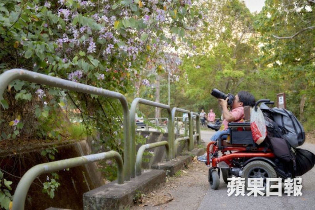 【季節限定】從抗爭現場影到香港山野 跟輪椅攝影師闖石崗軍營「上山最怕唔係坐輪椅，係急尿！」