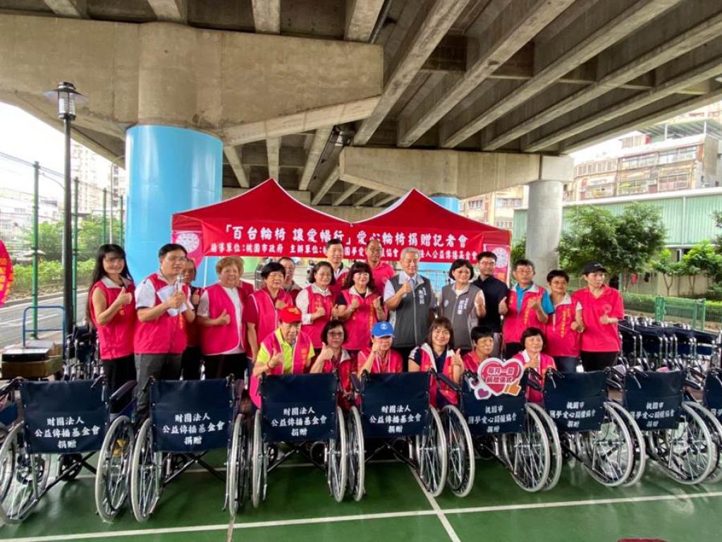 桃園市圓夢愛心關懷協會「每月一愛」列車9日開進桃園區龍鳳里